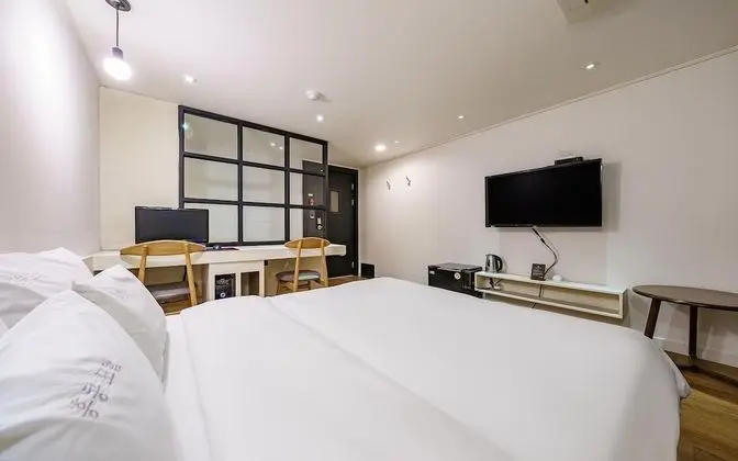 Oda (Standard room (Netflix viewing availa)