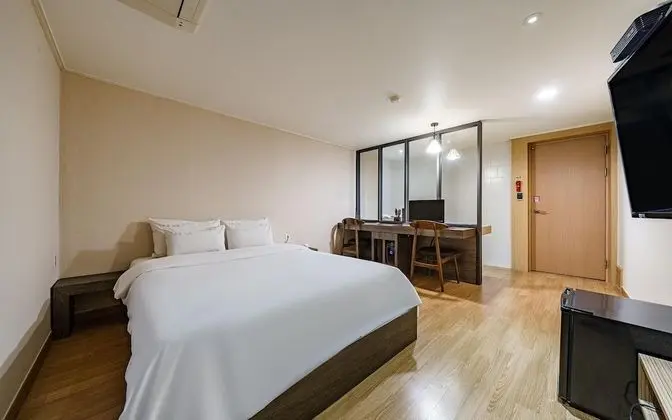 Oda (Standard room (Netflix viewing availa)