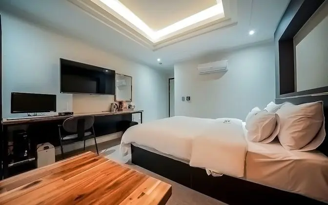 Oda (Stand ard (1PC Netflix available air )