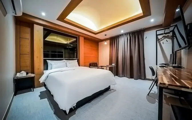 Oda (Stand ard (1PC Netflix available air )