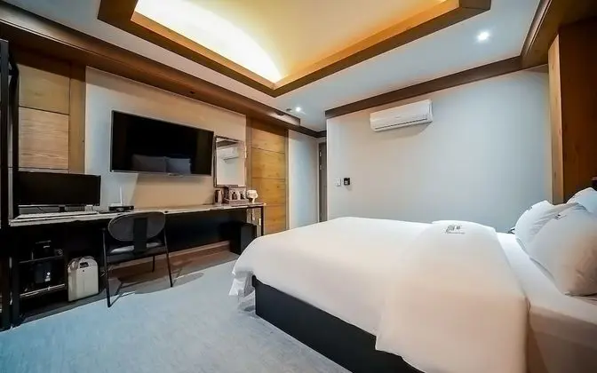 Oda (Stand ard (1PC Netflix available air )