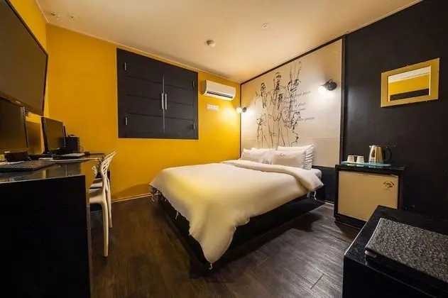 Deluxe Tek Büyük Yataklı Oda