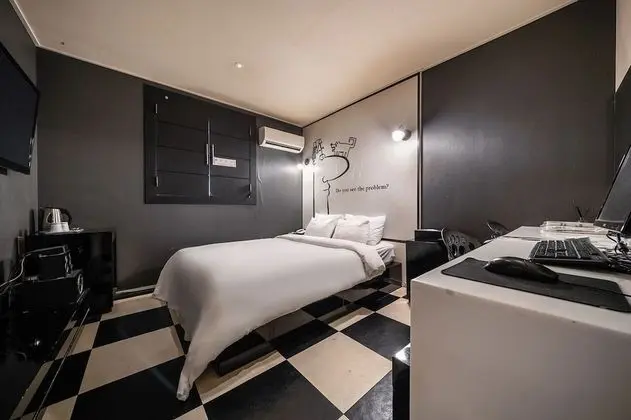 Standard Büyük Yataklı Tek Kişilik Oda