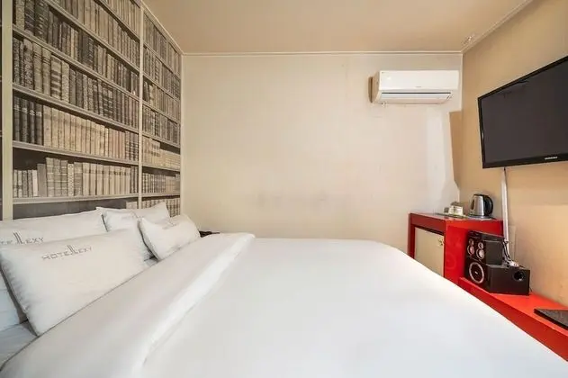 Standard Tek Büyük Yataklı Oda