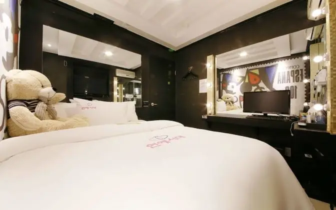 Oda (Dressing room (on-site payment))