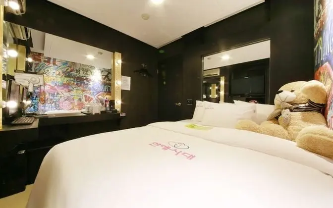 Oda (Dressing room (on-site payment))