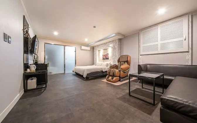 Oda (Suite (20190723 GRAND OPEN))