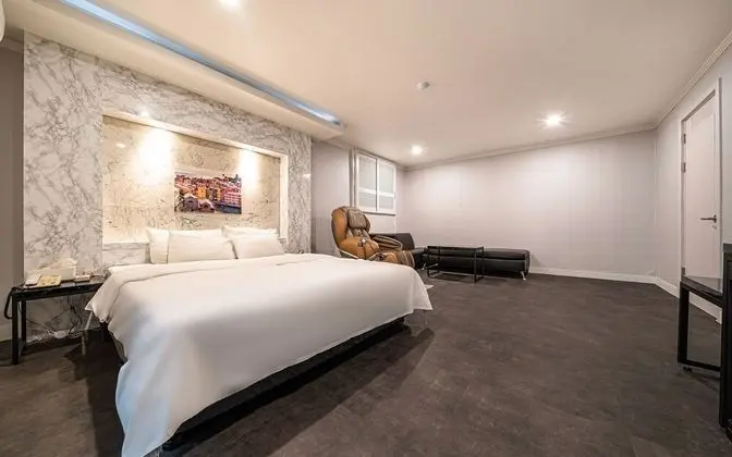 Oda (Suite (20190723 GRAND OPEN))