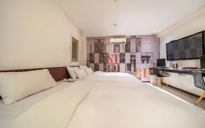 Oda (Twin (You can watch Netflix))