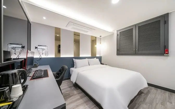 Oda (Standard (Netflix available 55-inch T)