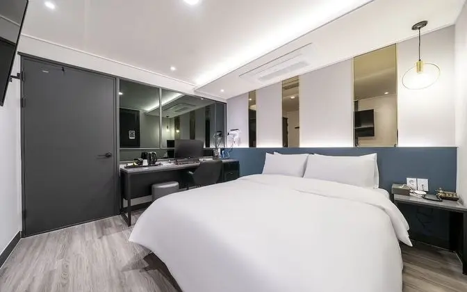 Oda (Standard (Netflix available 55-inch T)