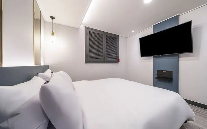 Oda (Standard (Netflix available 55-inch T)