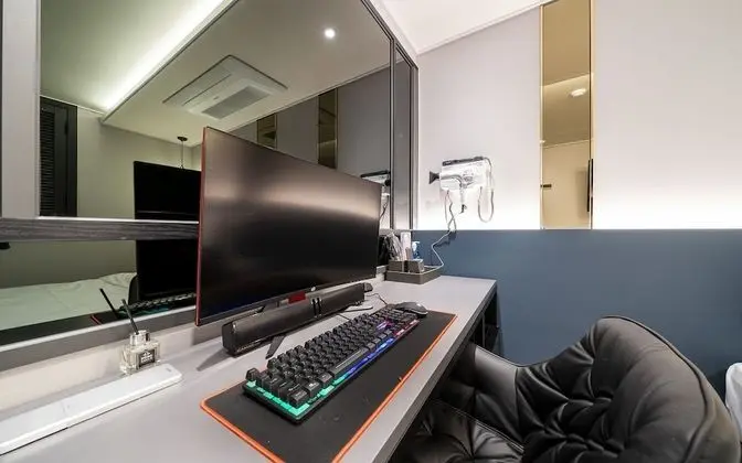 Oda (Standard (Netflix available 55-inch T)