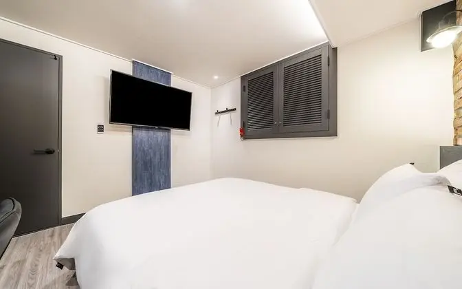 Oda (Standard (Netflix available 55-inch T)