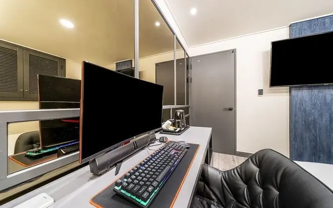 Oda (Standard (Netflix available 55-inch T)