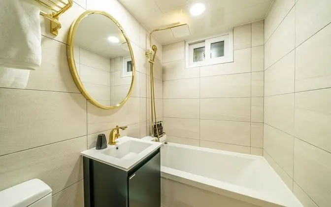 Oda (Standard (Netflix available 55-inch T)