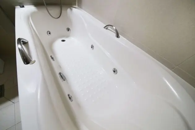 Oda (Deluxe (available on Netflix))