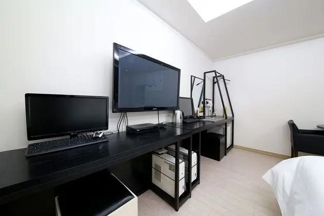 Oda (Standard (Netflix available))