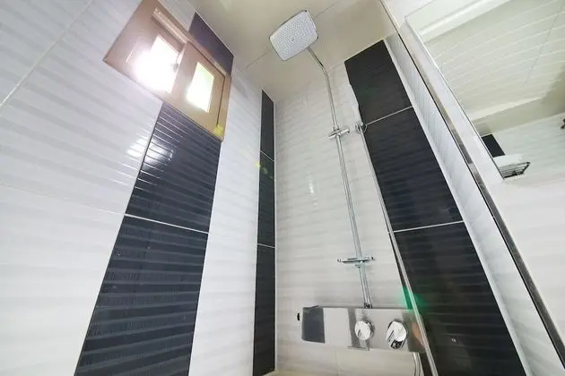 Oda (Standard (Netflix available))