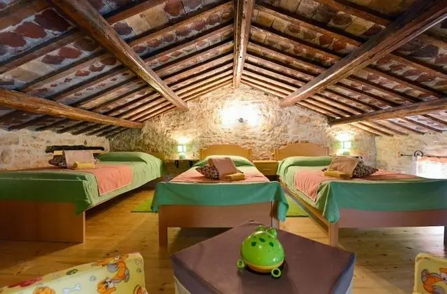 Ev (Gurianum - with pool - H(8))