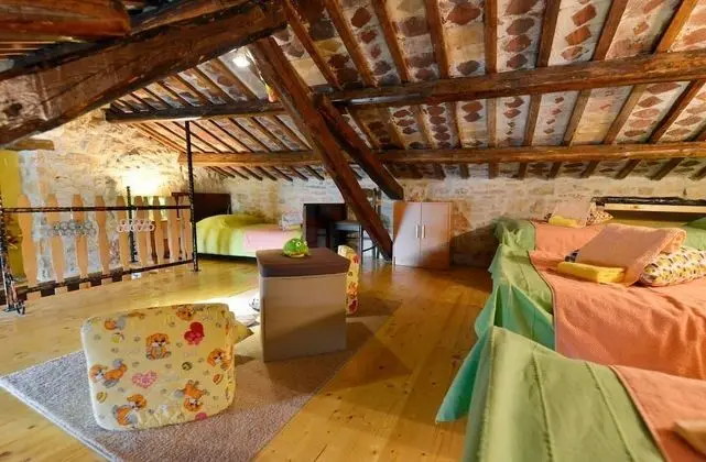 Ev (Gurianum - with pool - H(8))