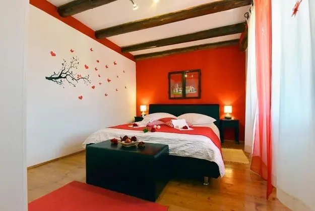 Ev (Gurianum - with pool - H(8))