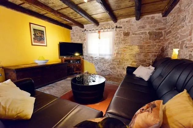 Ev (Gurianum - with pool - H(8))