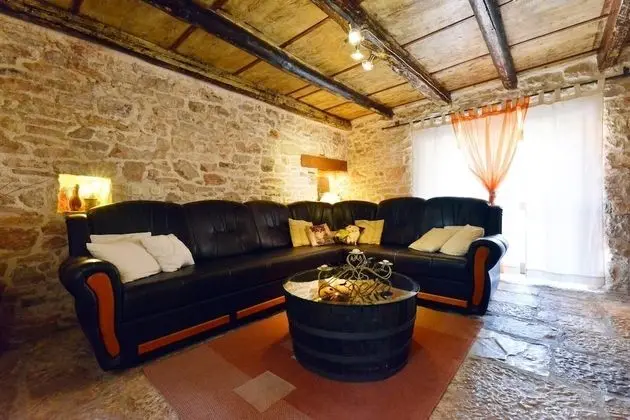 Ev (Gurianum - with pool - H(8))