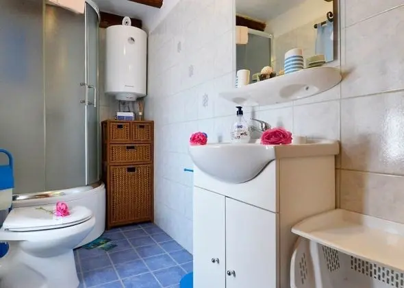 Ev (Gurianum - with pool - H(8))