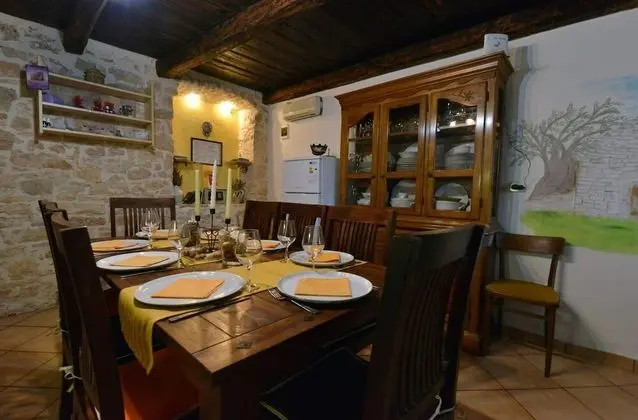 Ev (Gurianum - with pool - H(8))