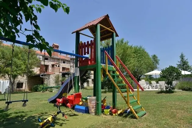 Ev (Gurianum - with pool - H(8))