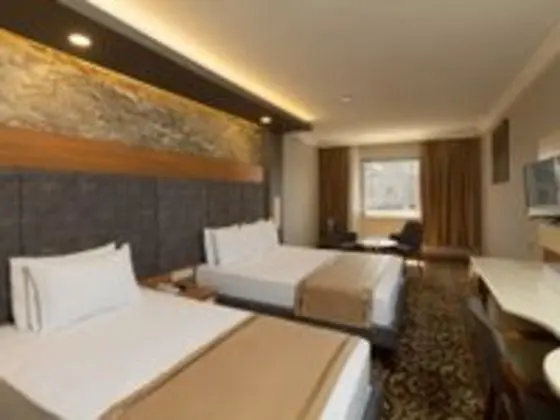 Triple, Şehir Manzaralı
