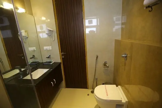 Deluxe Tek Büyük Yataklı Oda, 1 Büyük (Queen) Boy Yatak, Engellilere Uygun