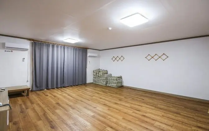 Oda (Ondol Shared Room)