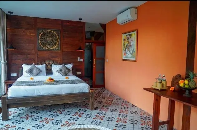 Deluxe Süit, Havuz Manzaralı