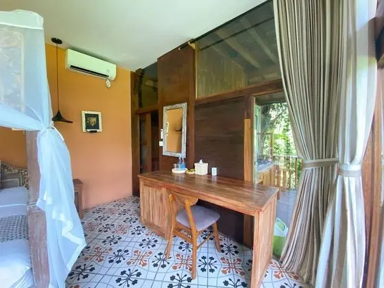Deluxe Süit, Havuz Manzaralı