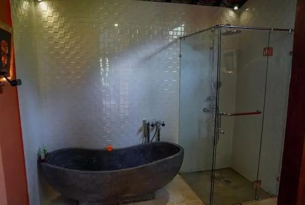 Deluxe Süit, Havuz Manzaralı