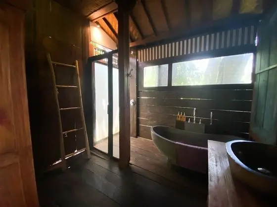 Deluxe Süit, Havuz Manzaralı
