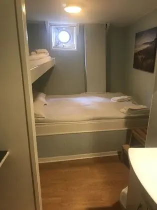 Basic Üç Kişilik Oda, Ortak Banyo