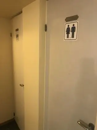 Basic Üç Kişilik Oda, Ortak Banyo