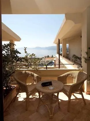 Deluxe Üç Kişilik Oda