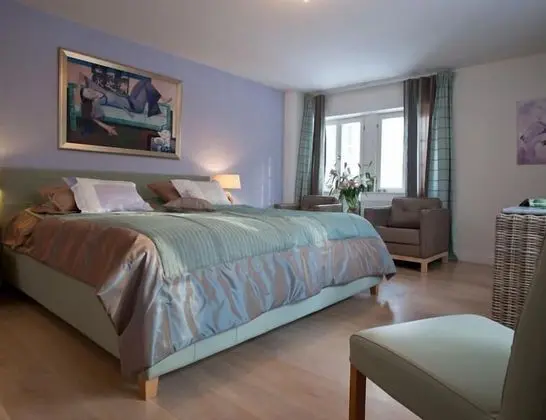 Design Büyük Yataklı Tek Kişilik Oda