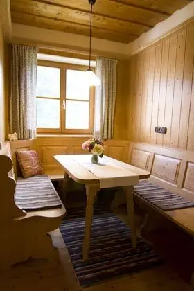 Apart Daire, 2 Yatak Odası, Balkon, Bahçeli