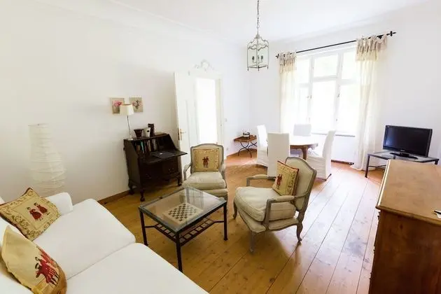 Apart Daire, 2 Yatak Odası, Mutfak, Zemin Kat (Stuckwohnung)