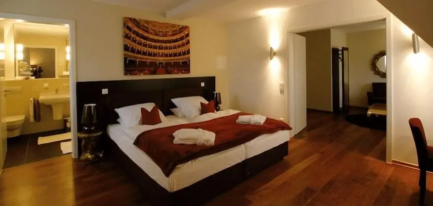 Tek Büyük Yataklı Oda