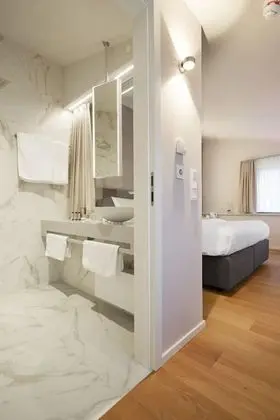 Honeymoon Tek Büyük Yataklı Oda