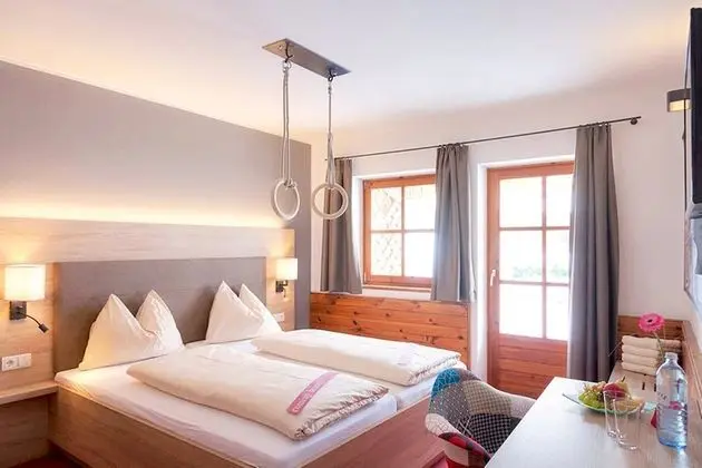 Classic Tek Büyük Yataklı Oda