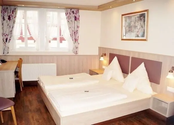 Tek Büyük Yataklı Oda