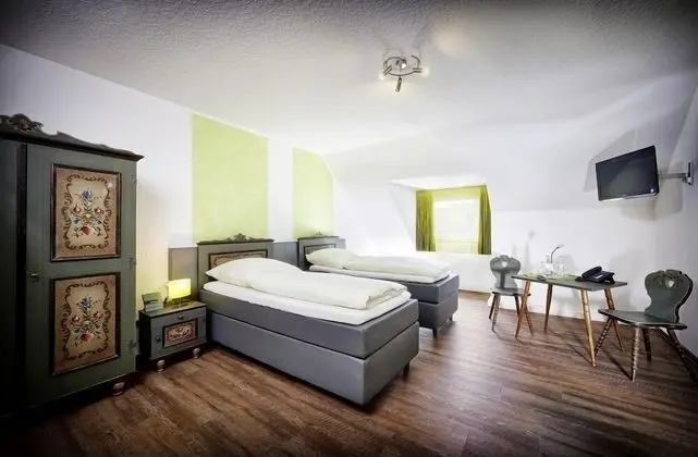 Tek Büyük veya İki Ayrı Yataklı Oda