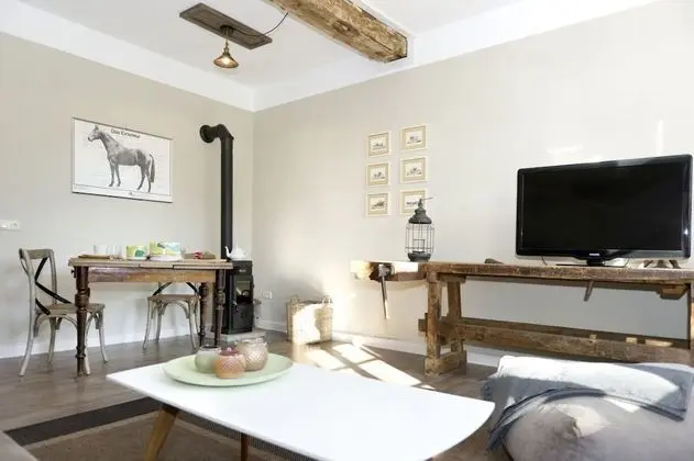 Romantic Apart Daire, Bahçe Manzaralı